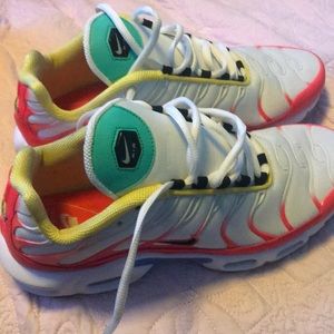Woman’s Air Max Plus (size 10)